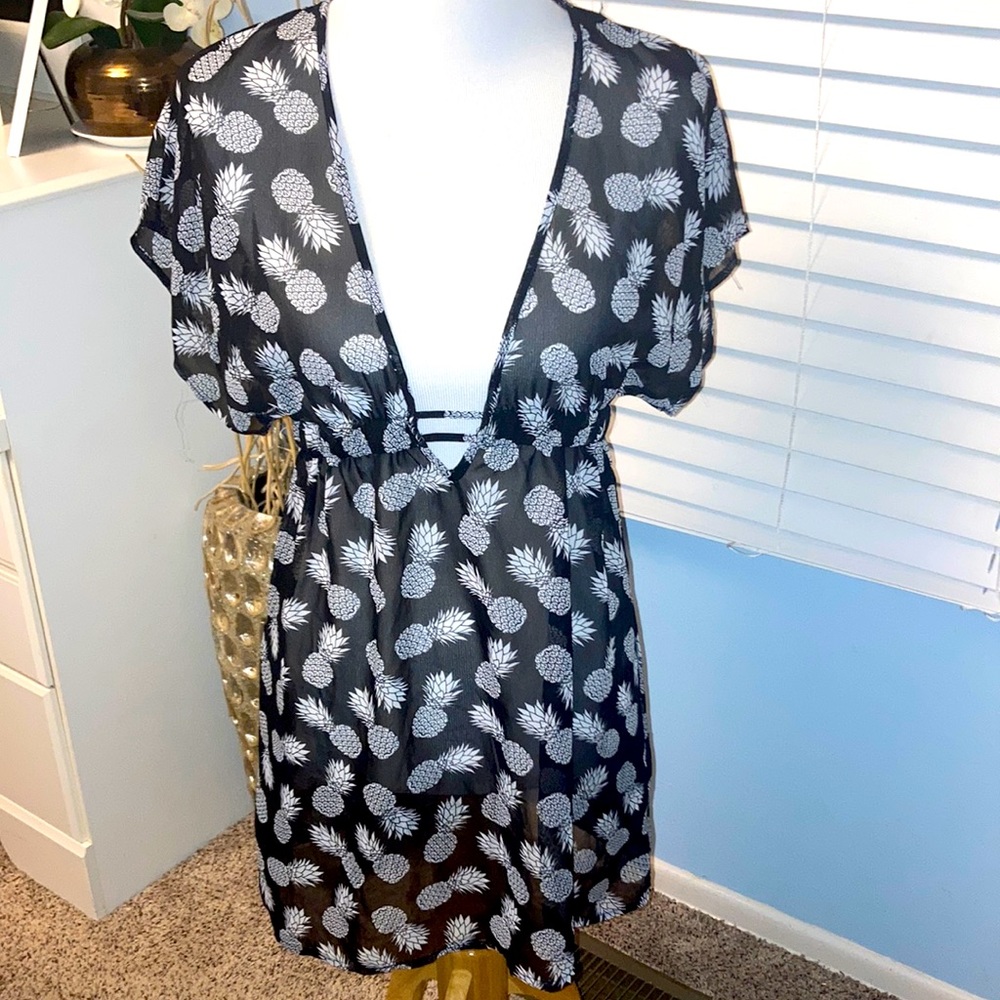 Medium Pinapple Print Swim Coverup
